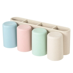 Portaspazzolino a parete con 4 bicchieri color pastello per organizzare il bagno