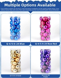Détail du lot de 24 boules de Noël en bleu, rose, or et violet avec diverses textures mates