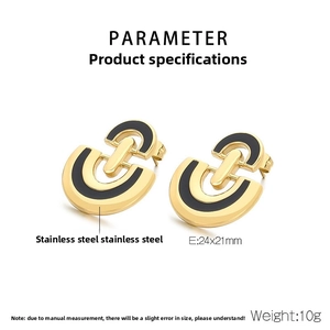 Detail view of gold D-shape stainless steel earrings with black enamel and dimensions