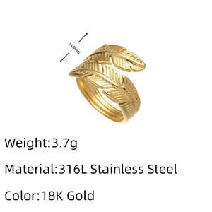 Detail view of 18K gold leaf ring made of 316L stainless steel with 14.5mm dimensions