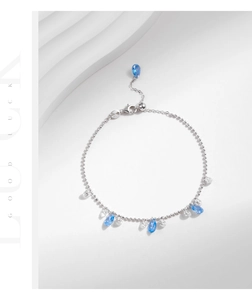 Detailansicht des S925 Silberarmbands mit blauen Aquamarin-Kristallen und Zirkonia