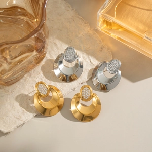 Polished geometric stainless steel earrings with crystal pavé in gold and silver finish