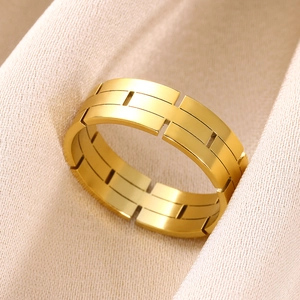 Modern 18K gold plated stainless steel geometric chain ring with a polished industrial finish