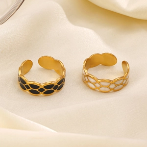 18K gold plated honeycomb ring set with black and white enamel drip oil and open design