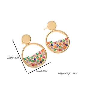 Orecchini a cerchio dorati con zirconi colorati, dimensioni 2,6 cm per 2,0 cm