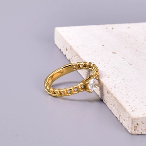 18K gold plated titanium chain ring with a square-cut zircon stone for women
