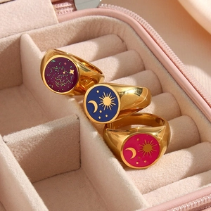 Anello in Acciaio Inossidabile con Sole Luna e Stelle Smaltato per Donna Paillettes Viola Fantasia Placcato Oro Anello Hip Hop Trendy
