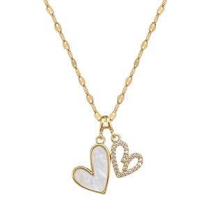Collier double cœur doré avec nacre blanche et pendentifs sertis de zircons brillants