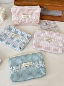 Quilted Fabric Coin Purse With Lace Trim And Bow Embroidery Mini Makeup Zipper Pouch For Women Girls Kawaii Portable Small Storage
