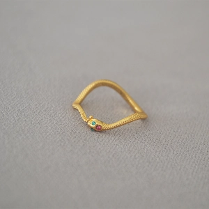 Fashion Minimalist Gold Plated Brass Snake Ring For Women Elegant Wave Curved Animal Shape Rhinestone Inlaid Jewelry