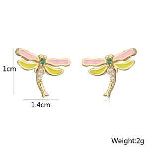 Detailed view of 1cm dragonfly earrings with gold plating and size weight measurements