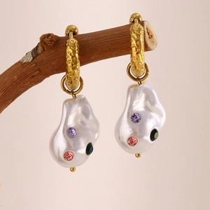 Baroque pearl earrings in 18K gold plated stainless steel with colorful rhinestones