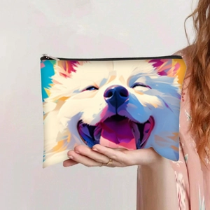 Große Canvas-Kosmetiktasche mit buntem Samojeden-Hundemotiv in der Hand gehalten