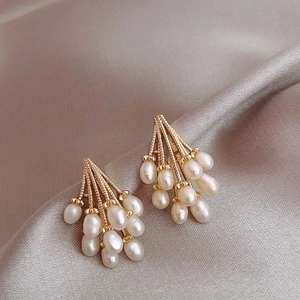 French Vintage Cluster Artificial Pearl Drop Earrings For Women Zinc Alloy Faux Artificial Pearl Jewelry With Stainless Steel Earring Post