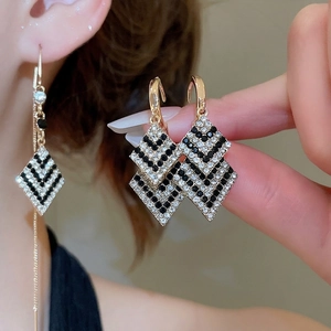 Boucles Oreilles Pendantes Losange Élégantes Avec Tige En Argent 925 Alliage Strass Motif Noir Blanc