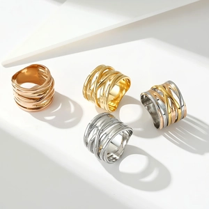 Anillos anchos de acero inoxidable trenzado tricolor en oro, plata y rosa