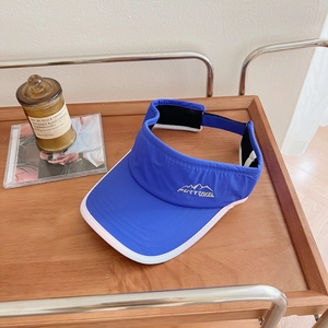 Blue sports sun visor with mountain embroidery for marathon running and outdoor activity