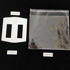 Detailed view of hair clip packaging card with dimensions and clear self-adhesive OPP bag