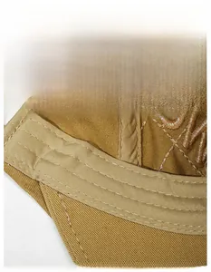 Détail de la bande anti-transpiration large et des coutures renforcées du béret kaki