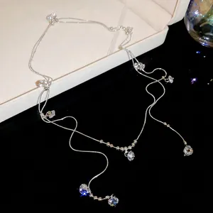 Collier long en argent élégant avec perles en zircon et effet de frange fluide