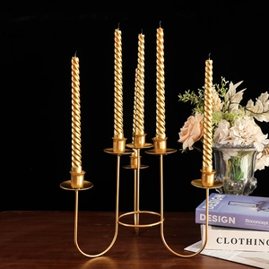 Candelabro nórdico de hierro dorado de 6 brazos para decoración de mesa elegante