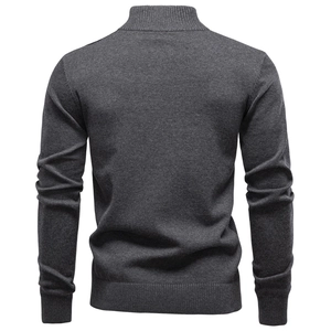Vue arrière du pull en maille gris foncé pour hommes avec texture de tissu détaillée