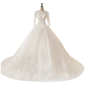 Robe de mariée blanche à épaules dénudées avec manches en dentelle et jupe volumineuse