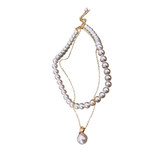Collier double rang plaqué or avec perles grises et grand pendentif perle baroque