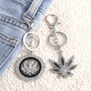 Sparkling Maple Leaf Keychain Alloy Rhinestone Inlaid Bag Charm Car Key Ring Pendant Fashion Jewelry Accessories