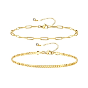 Vergoldetes mehrlagiges Armband-Set mit Büroklammern- und Panzerketten und Strass-Anhänger