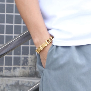 Bracciale da uomo in acciaio inossidabile dorato, catena da moto con trama a rete e zircone