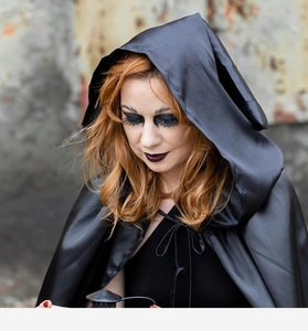 Halloween mantello nero con cappuccio cosplay strega vampiro costume adulti e bambini.