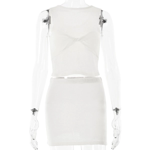 Set due pezzi in maglia bianca con top senza maniche a nodo e minigonna aderente