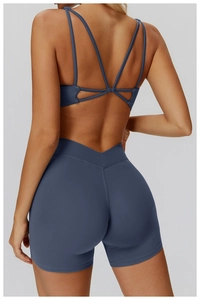 Detailansicht des V-förmigen hohen Bundes der gebürsteten Navy-Blau-Yoga-Shorts für Damen