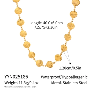 Dettagli della collana in acciaio inox con conchiglia, lunghezza 40+6cm e peso 11,3g