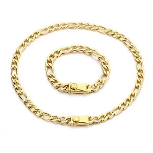 Ensemble collier et bracelet Figaro doré avec maillons plats et fermoir boîte rectangulaire