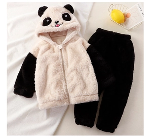 Détail de l'ensemble de pyjama panda en flanelle pour enfant avec capuche et oreilles en peluche