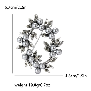 Fashion pearl wild berry wreath brooch with silver leaves and grey pearls for women