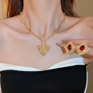Retro gold relief geometric jewelry set with earrings and necklace for women