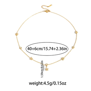 Detail view showing 40+6cm chain length and star pendant size for gold necklace