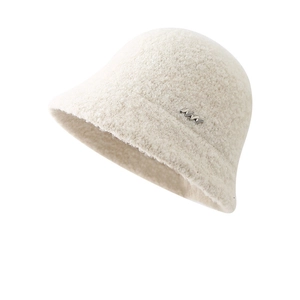 Minimalist cream-colored bouclé bucket hat with silver M logo for women's winter fashion
