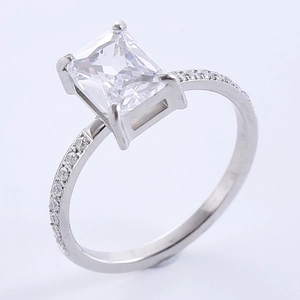 Vintage silver square cut diamond ring with sparkling zircon and four-claw setting