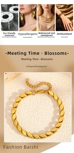 Dettaglio del bracciale in acciaio inossidabile placcato oro 18k con maglie ovali e chiusura