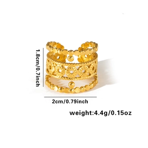 Detailansicht eines Retro-Goldstahlrings mit Maßen 1,8cm Höhe und 2cm Durchmesser
