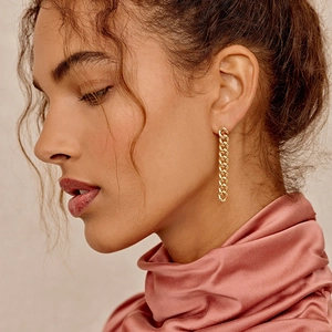 Chic gold link chain dangle earrings for women in a stylish punk and minimalist style