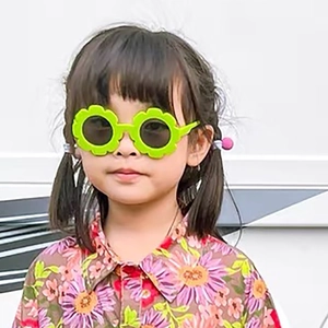 Flower Shape Kids Sunglasses PC Round Frame UV400 Protection Outdoor Beach Cute Daisy Eyewear For Boys Girls