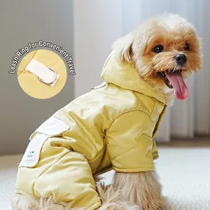 Manteau d'hiver jaune pour chiot avec capuche blanche et anneau en D pour la laisse