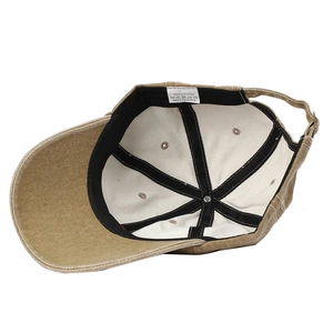 Berretto da baseball in cotone kaki con ricamo C che mostra la struttura interna