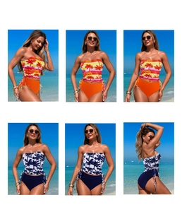 Détail d'un maillot de bain tankini taille haute avec cordon de serrage et imprimé