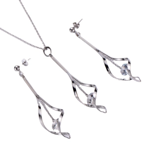 Elegant silver jewelry set with spiral twist design and clear zircon stones for women